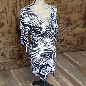 True Light black white shimmer dress L (M fit best